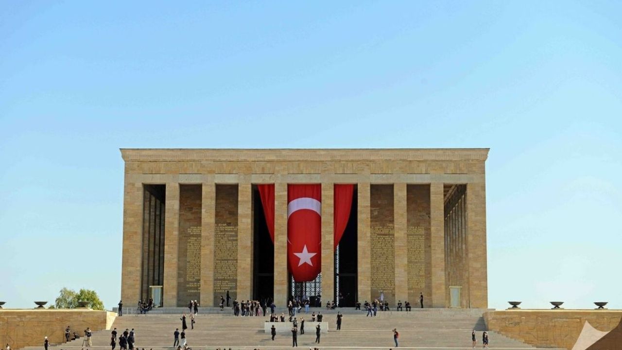 CHP’den Anıtkabir’deki 'Her yer Tayyip' sloganlarına tepki
