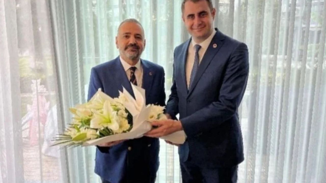 CHP’li başkan görevi ev hapsinde devretti