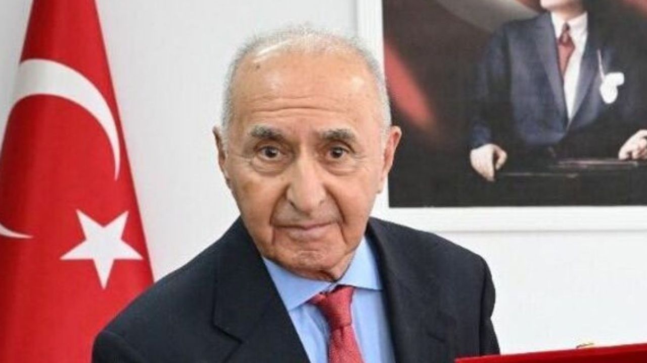 CHP’nin eski Genel Başkanı Hikmet Çetin yoğun bakımda