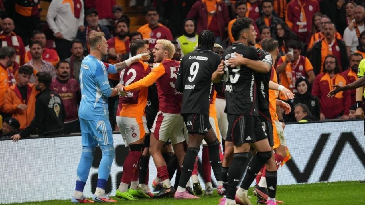 Derbide kavga çıktı : Osimhen çılgına döndü