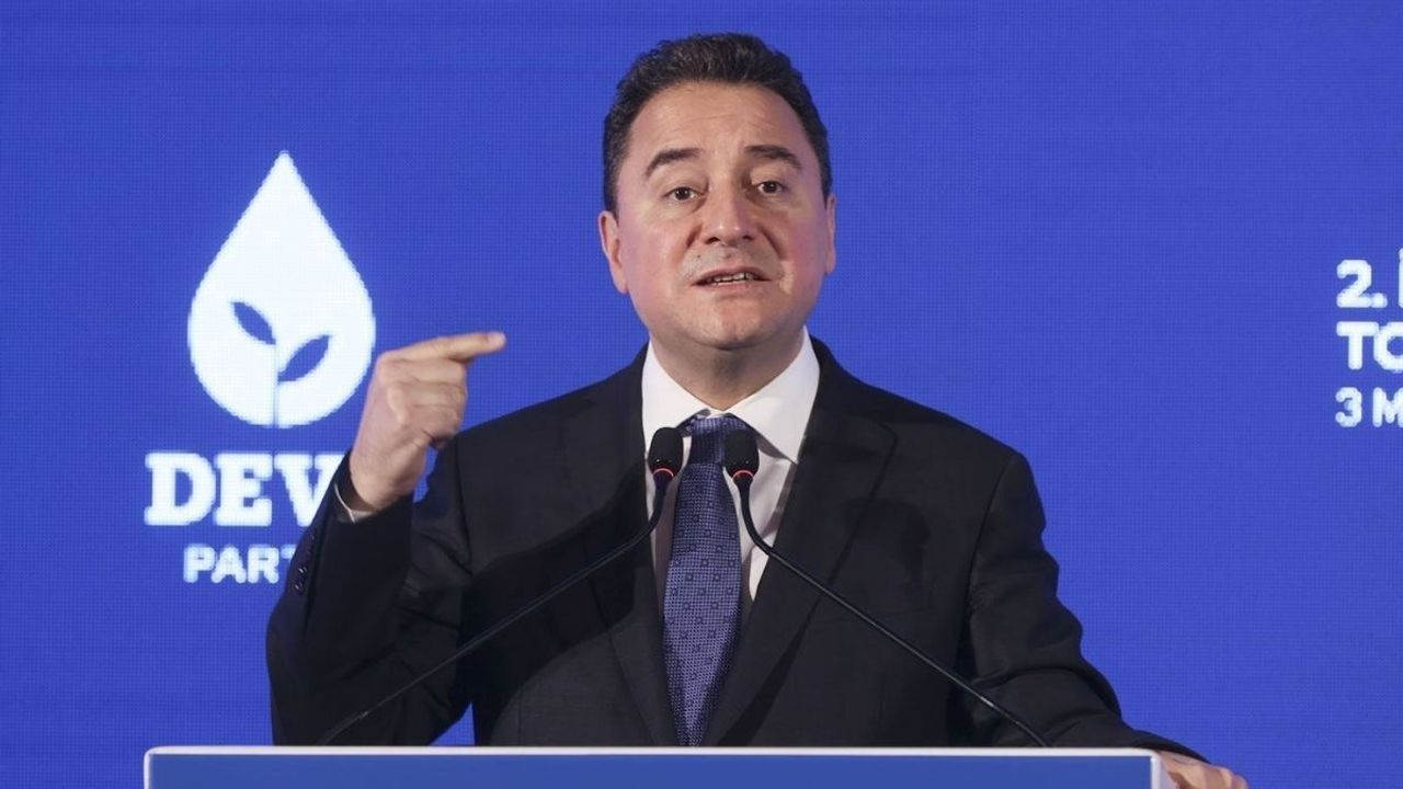 Ali Babacan’dan öğrenci burslarına tepki: Üç bin lirayla nasıl geçinsin gençler?
