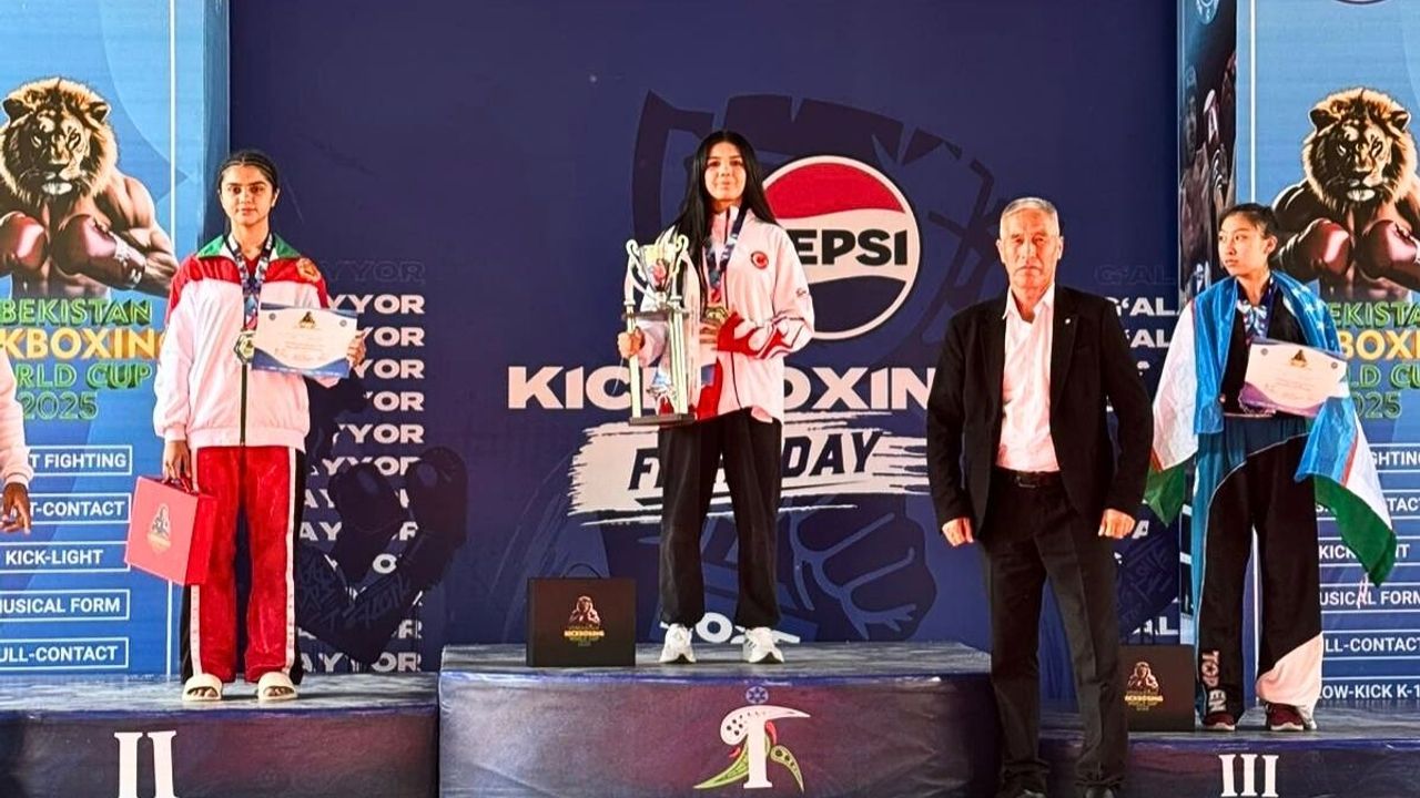 Kayserili sporcu Elif Ceren Uzunçakmak’tan Kick Boks dünya kupası’nda çifte şampiyonluk