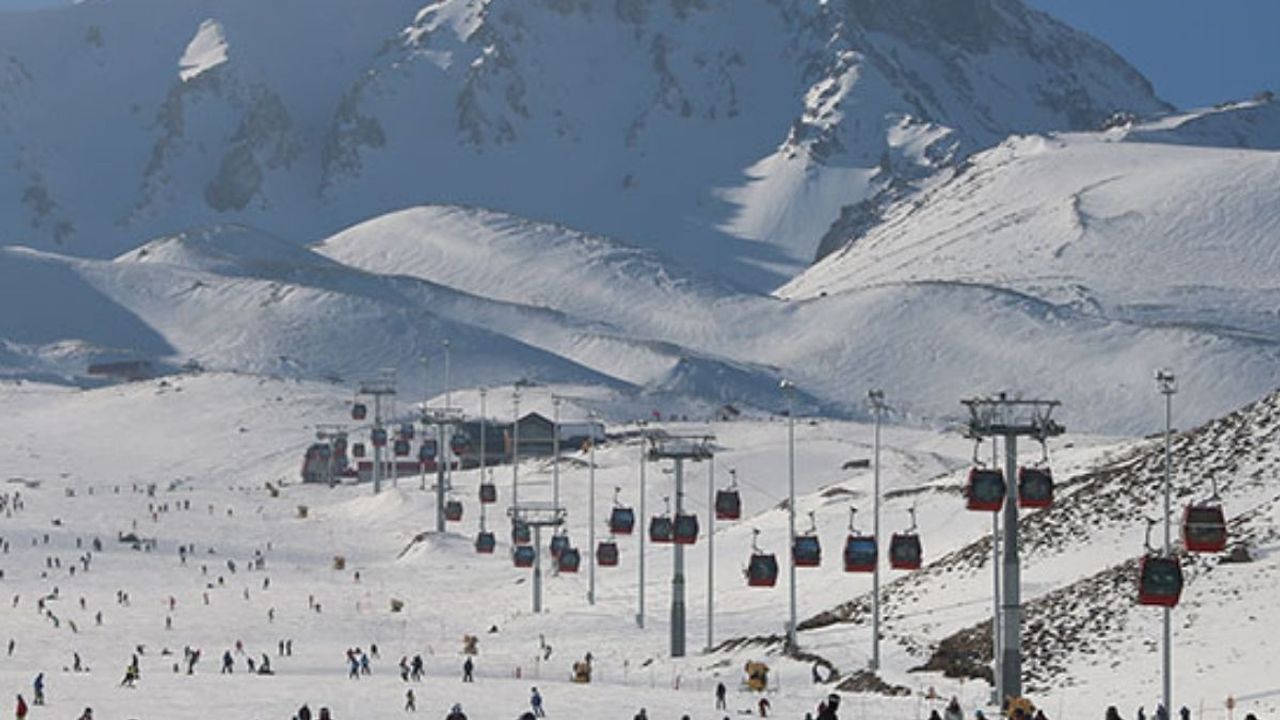 Erciyes Kayak Merkezi’nde gondol saatleri değişti!
