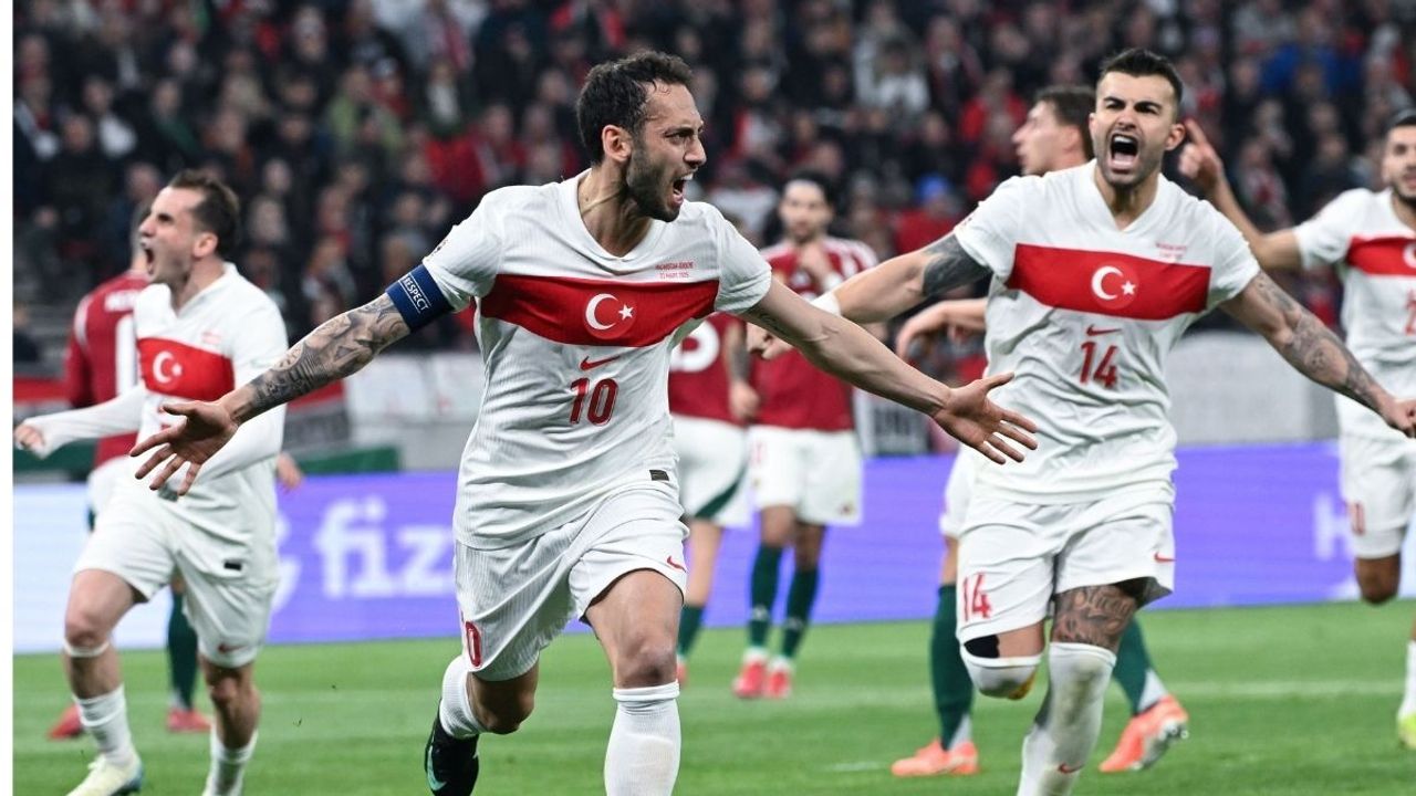 Hakan Çalhanoğlu Tarihe geçiyor!