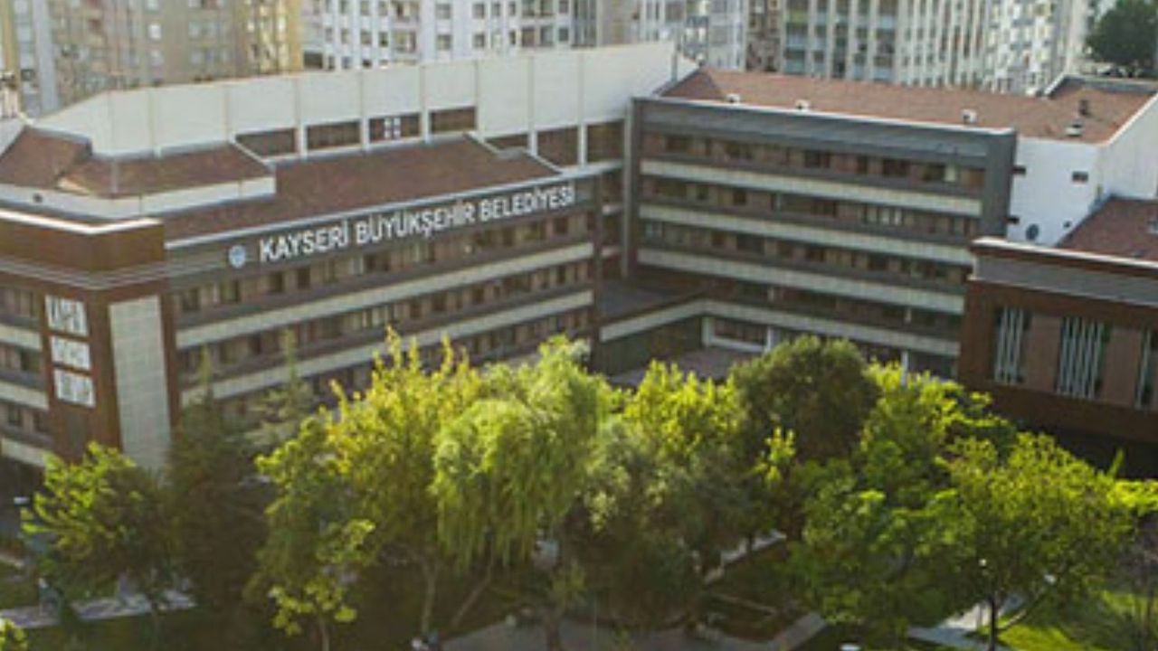 Kayseri’de altyapı çalışmaları hız kazanıyor: Yeni araçlar yolda