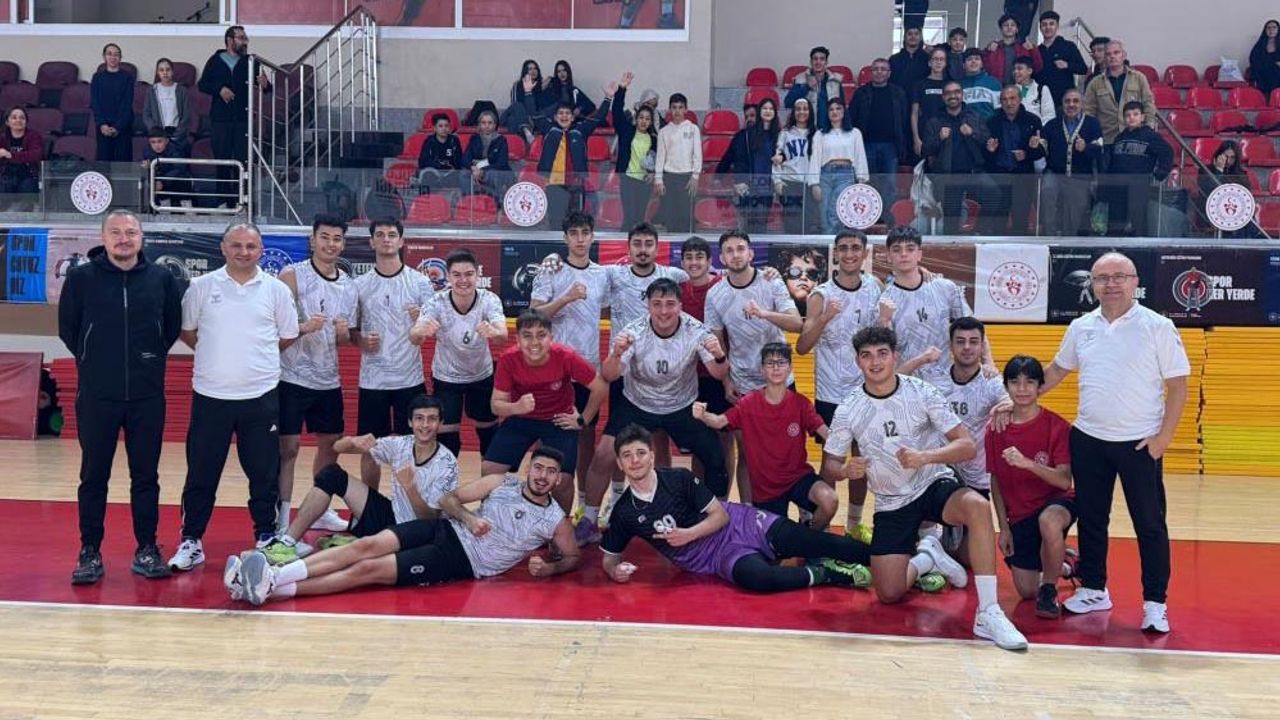 Kayseri Elit Voleybol’dan muhteşem geri dönüş! 2-0’dan 3-2 yaptılar