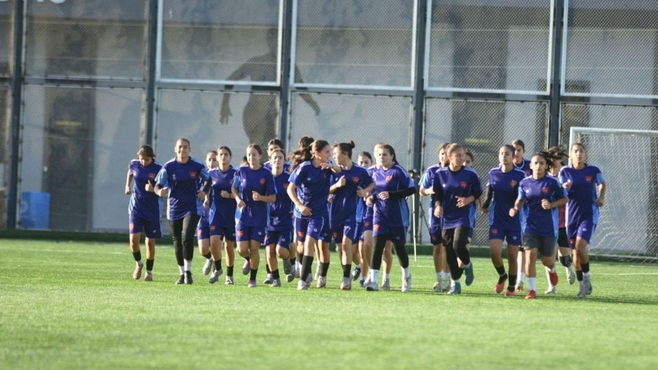 Kayseri Kadın FK sezona şampiyonluk hedefiyle başladı