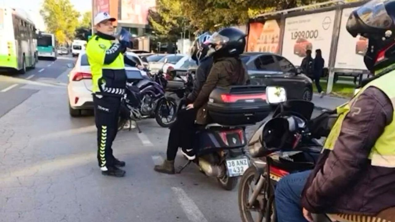Kayseri’de motosikletli sürücülere denetim yapıldı binlerce lira ceza kesildi
