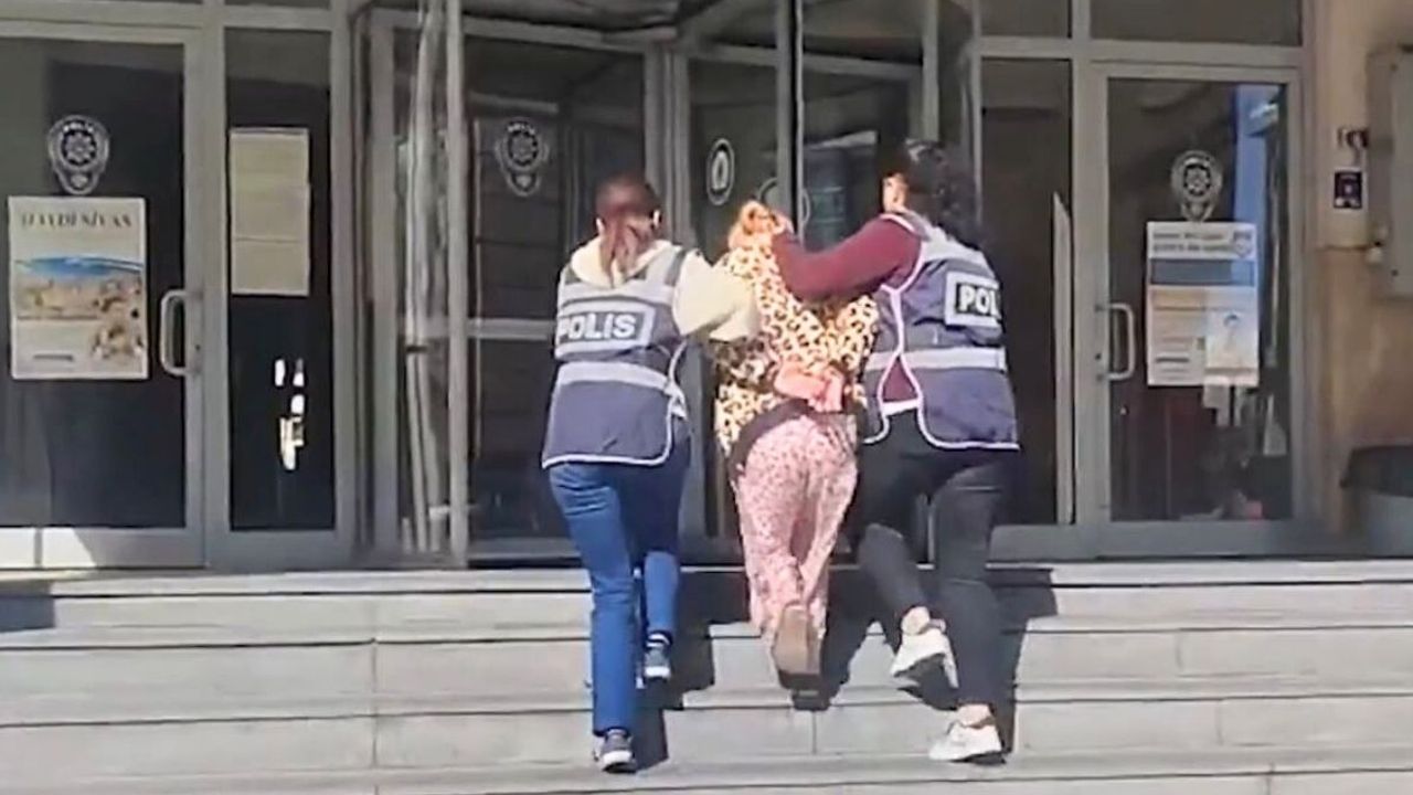 Kayseri’de silahla tehdit eden kadın yakalandı :9 yıl 3 ay kesinleşmiş cezası var