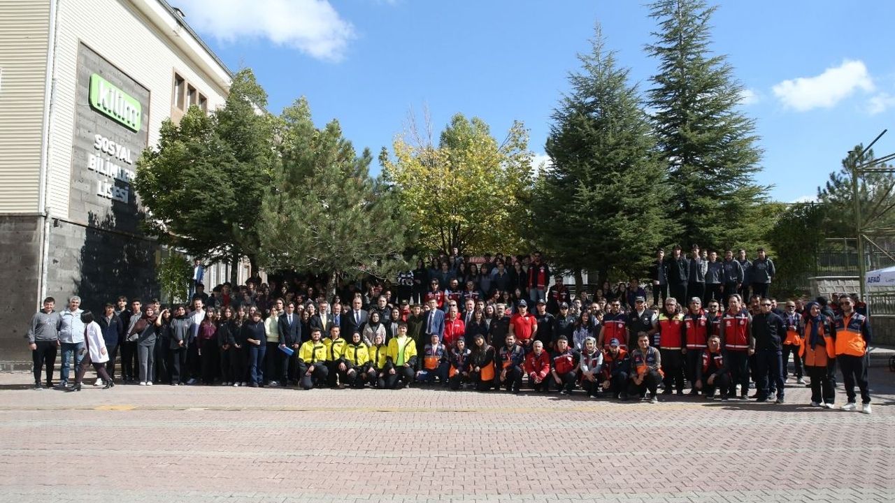 Kayseri, Yozgat ve Kırşehir’de okullarda eş zamanlı afet tatbikatı