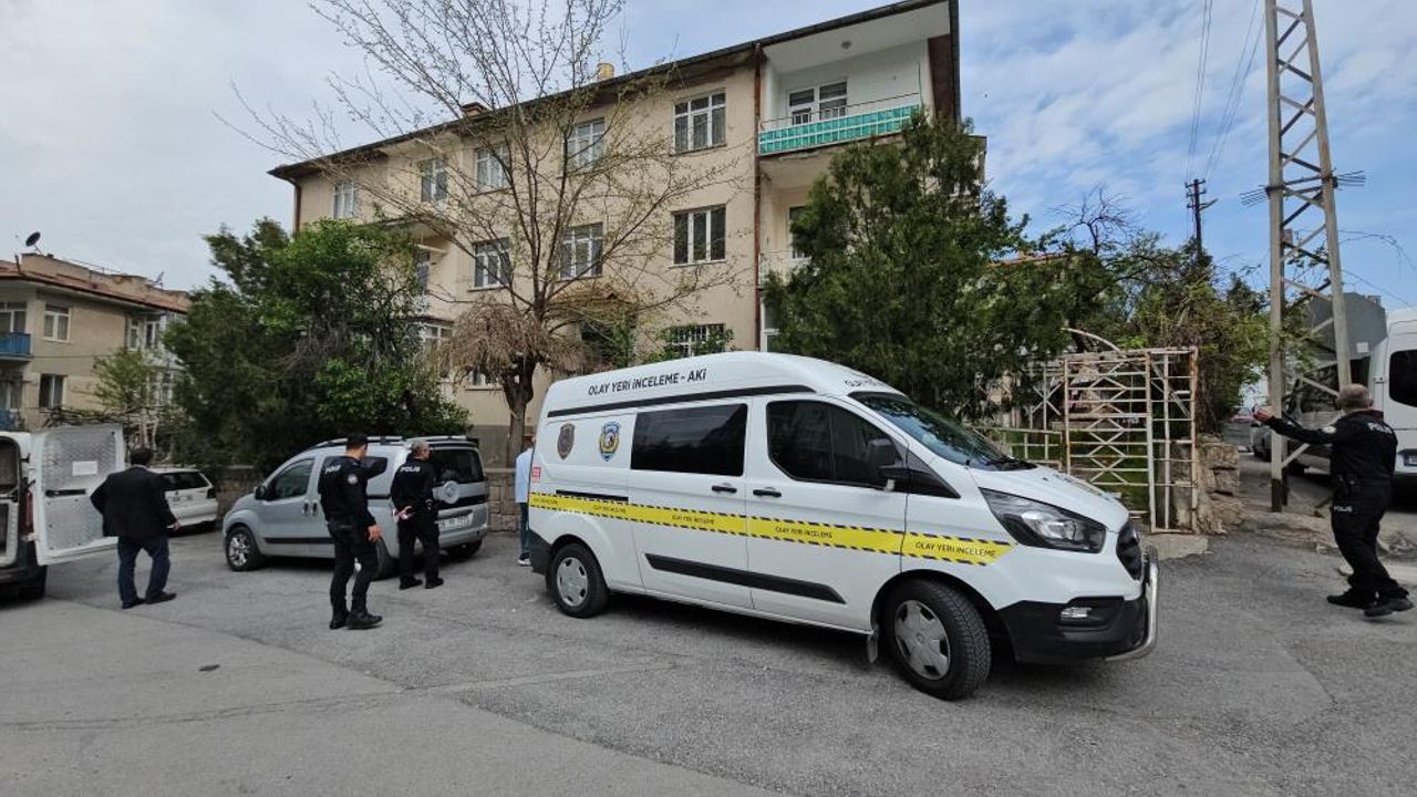 Kayseri'de babasını bıçaklayarak öldüren sanığa müebbet talebi