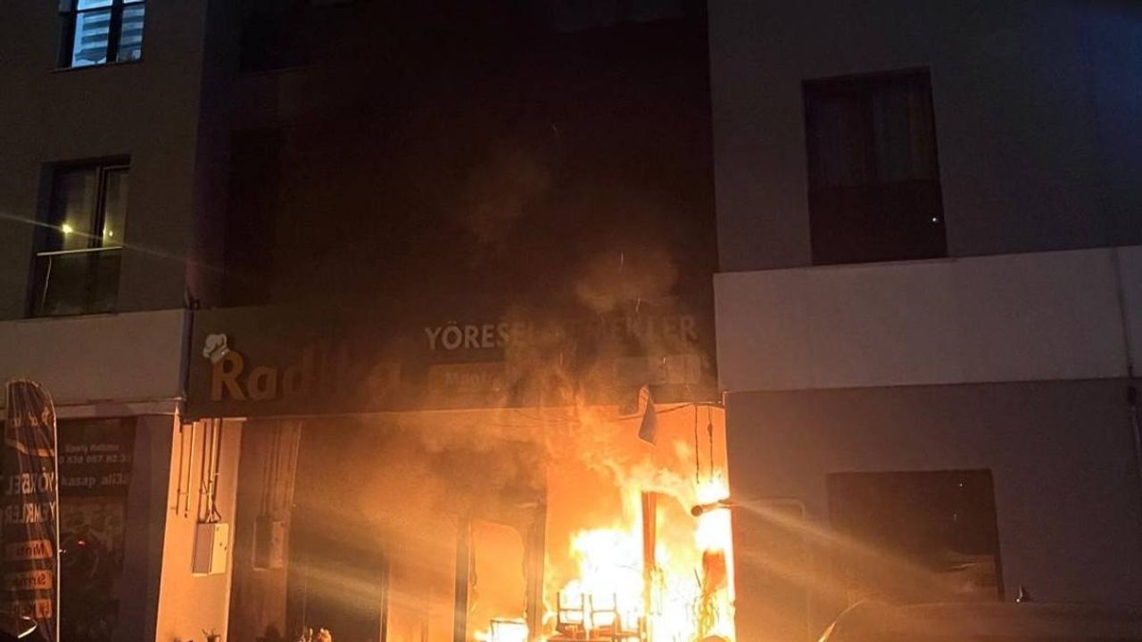 Kayseri'de restoranda başlayan yangın mahalleyi ayağa kaldırdı!