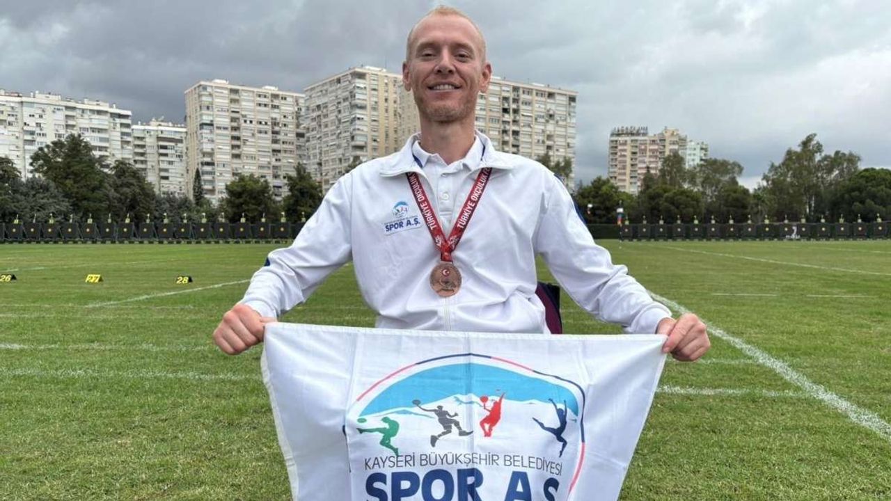 Kayseri rüzgarı Antalya’da esti, sporcumuz tarih yazdı!
