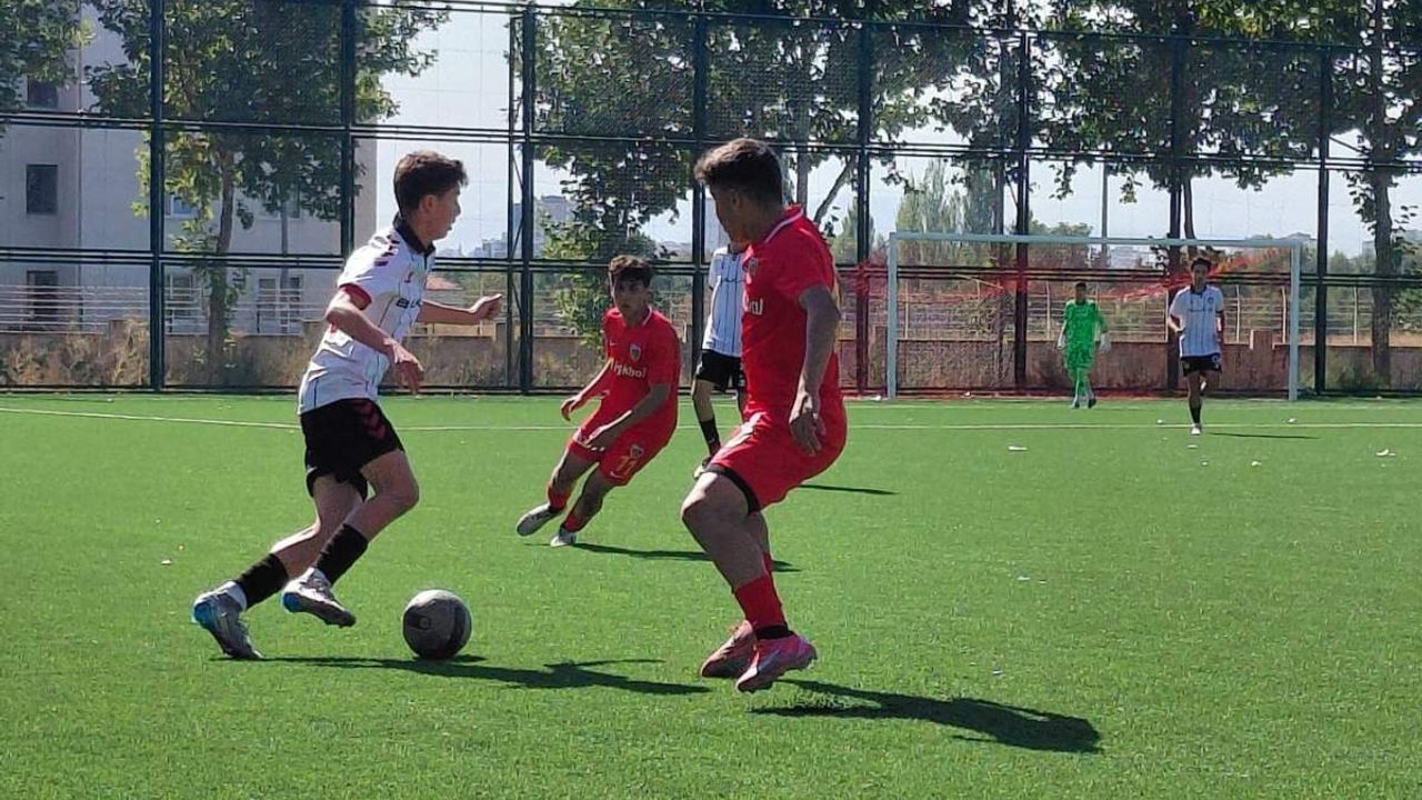 Kayserispor U16, Evinde Çorum FK’ya 2-1 Mağlup Oldu