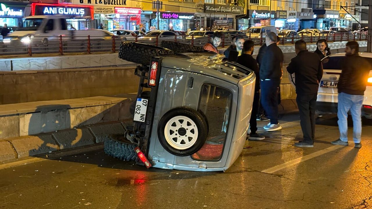 Kayseri’de otomobil cipe çarptı! Araç yan yattı