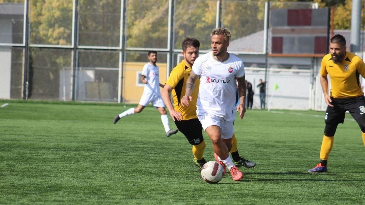 Kocasinan Şimşekspor evinde 4 yedi