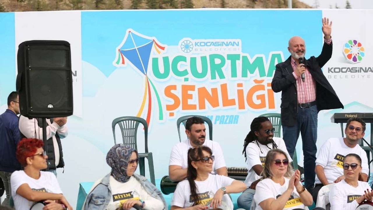 Kocasinan’da gökyüzü renkleniyor: Şenlikte uçurtmalar havalandı!