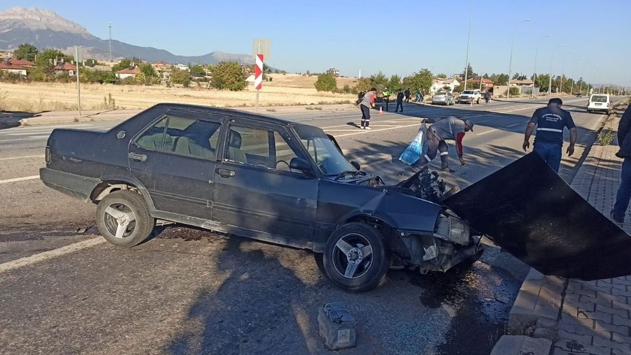 Konya’da iki otomobil çarpıştı: 1 kişi yaralandı
