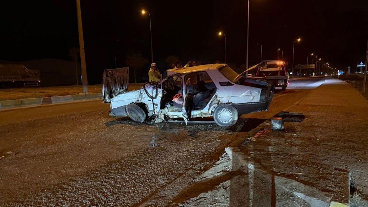 Konya'da tır ile otomobil çarpıştı: 2 yaralı
