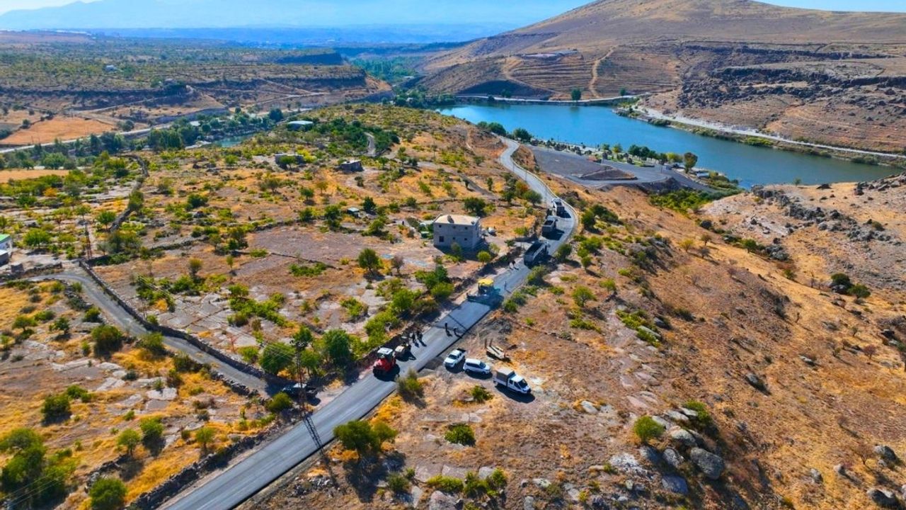 İncesu’da yol seferberliği: 5 mahallede eş zamanlı çalışma!