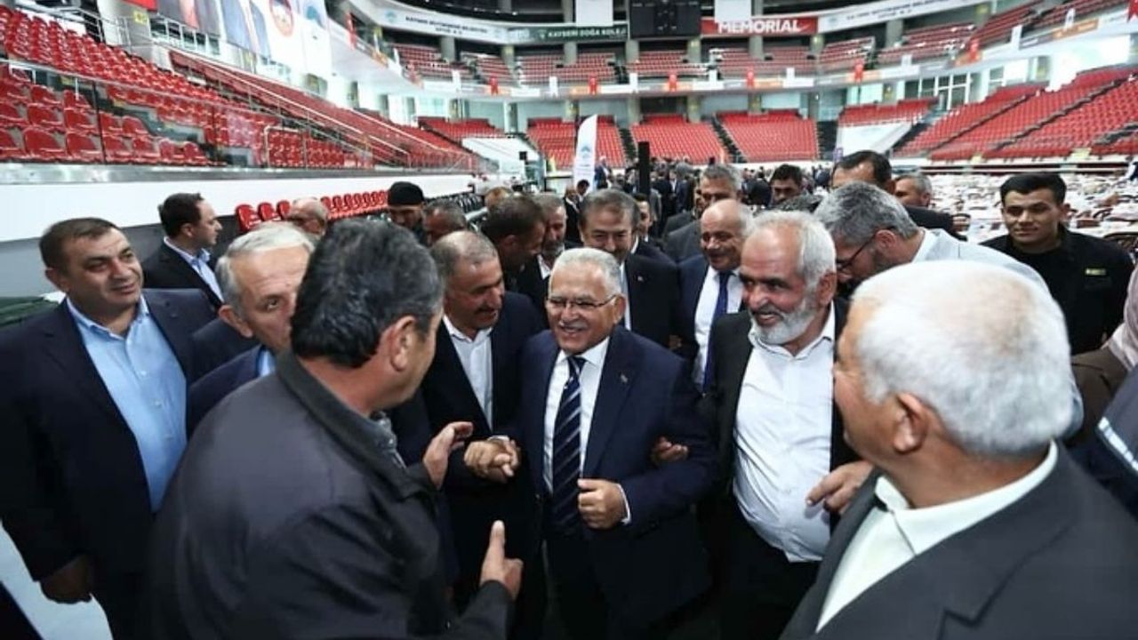Başkan Büyükkılıç, Muhtarlar Günü’nde Kayseri’nin muhtarlarıyla bir araya geldi!