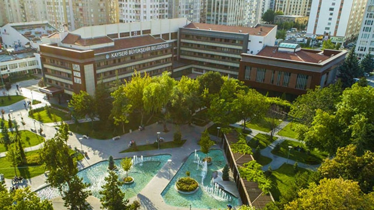 Kayseri Büyükşehir Belediyesi'nde koltuklar değişti! İşte yeni görev dağılımı