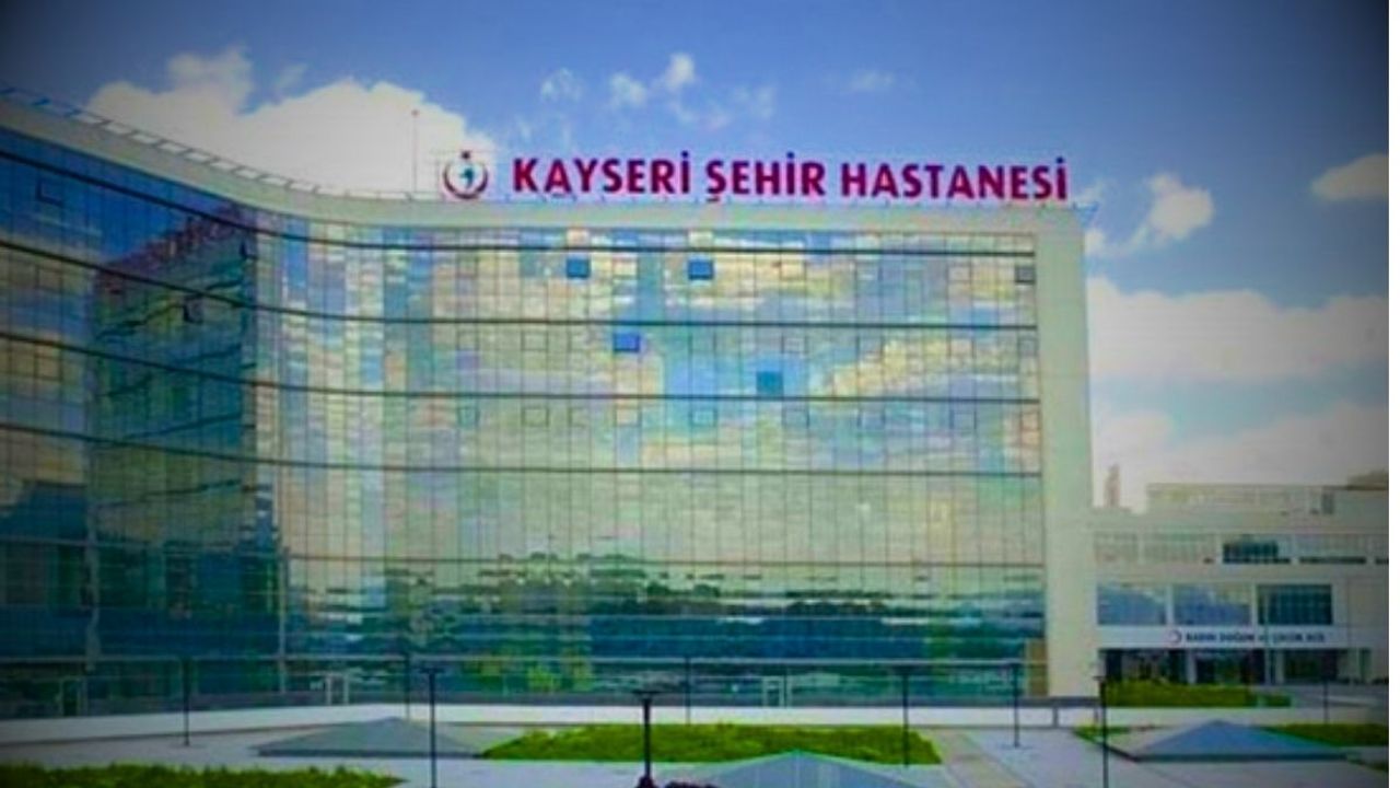 Kayseri Şehir Hastanesi’nde kutlama: Mutluluk balonları uçtu