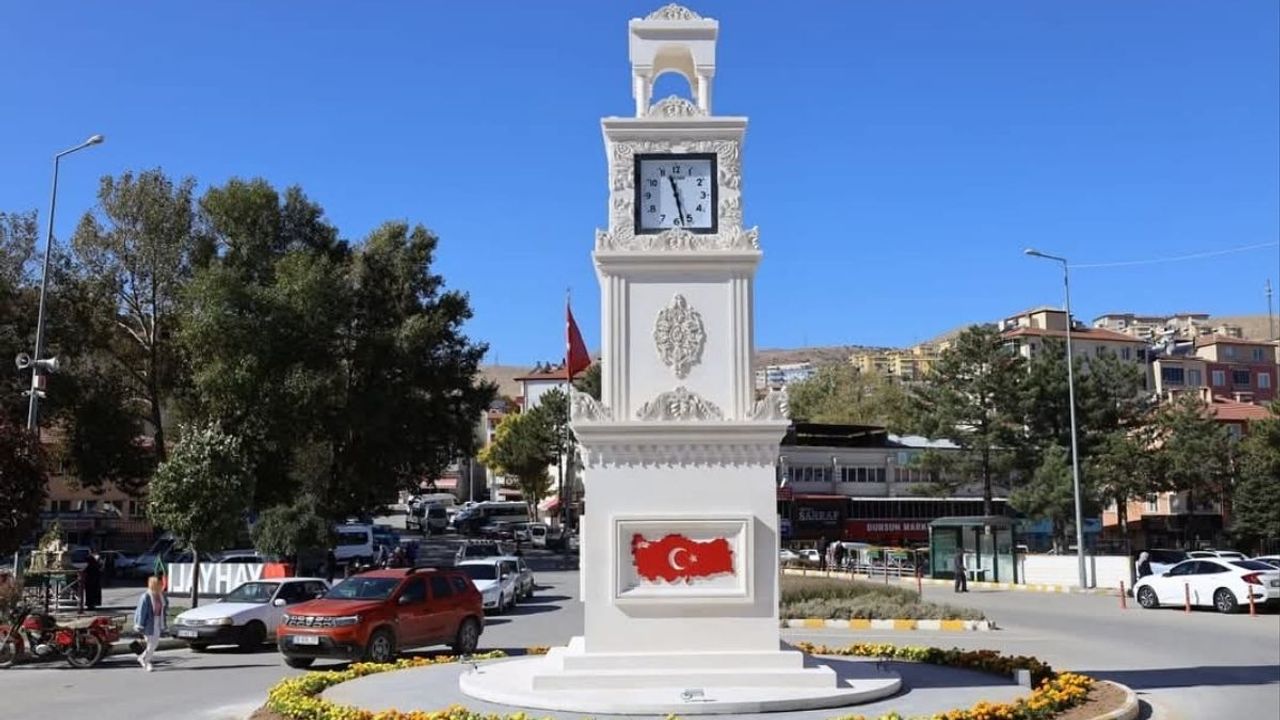 Kayseri'nin yeni saat kulesi tamamlandı! İlçesinin simgesi oldu
