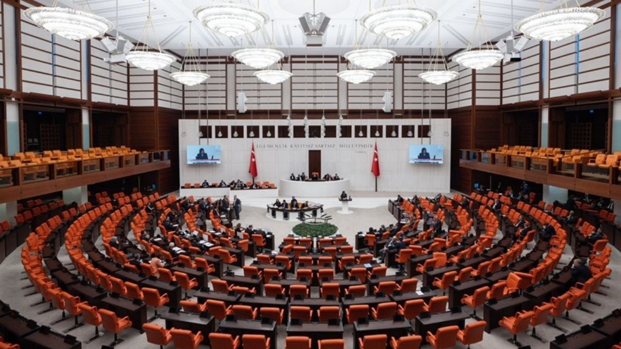 Meclis açıldı! CHP sıraları boş