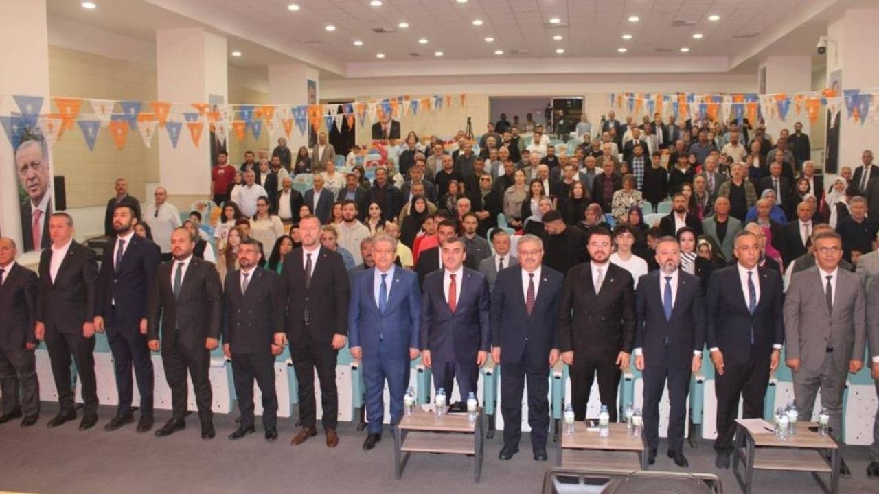 AK Parti Kayseri teşkilatlarından güç gösterisi: “Teşkilat varsa zafer vardır”