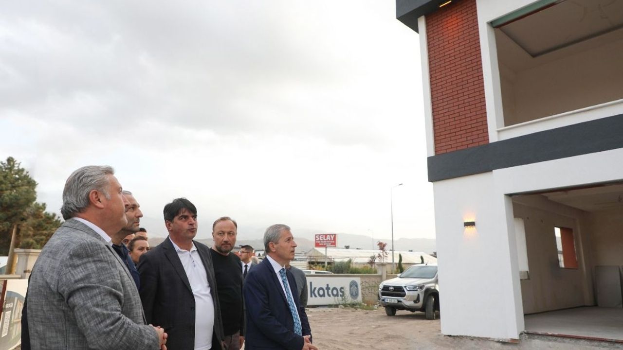 Melikgazi’de mahalle kültürü geri dönüyor! 120 bahçeli ev hızla yükseliyor