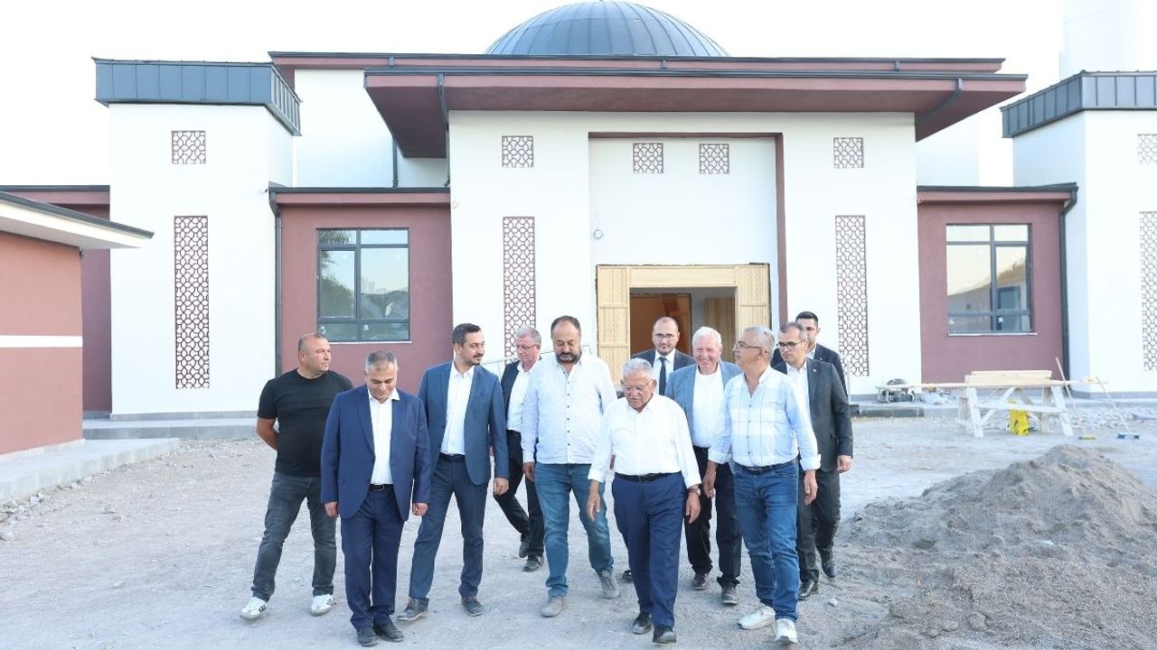 Memduh Büyükkılıç Birdal Camii inşaatını yerinde inceledi