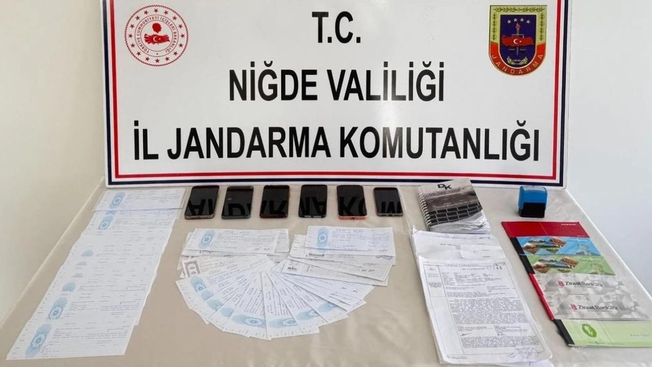 Niğde'de tefecilere baskın: Milyonluk senet ve çek ele geçirildi!