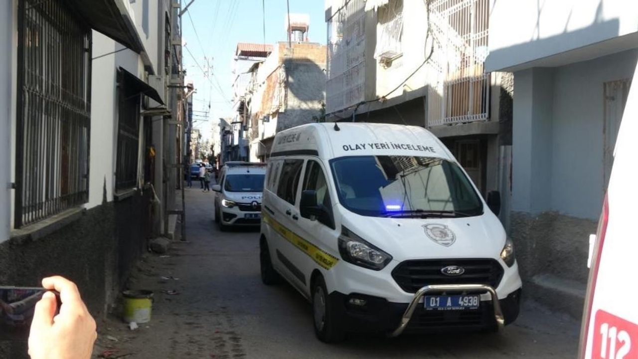Adana’da komşusunu katletti, oğlunu ve 2 kişiyi yaraladı