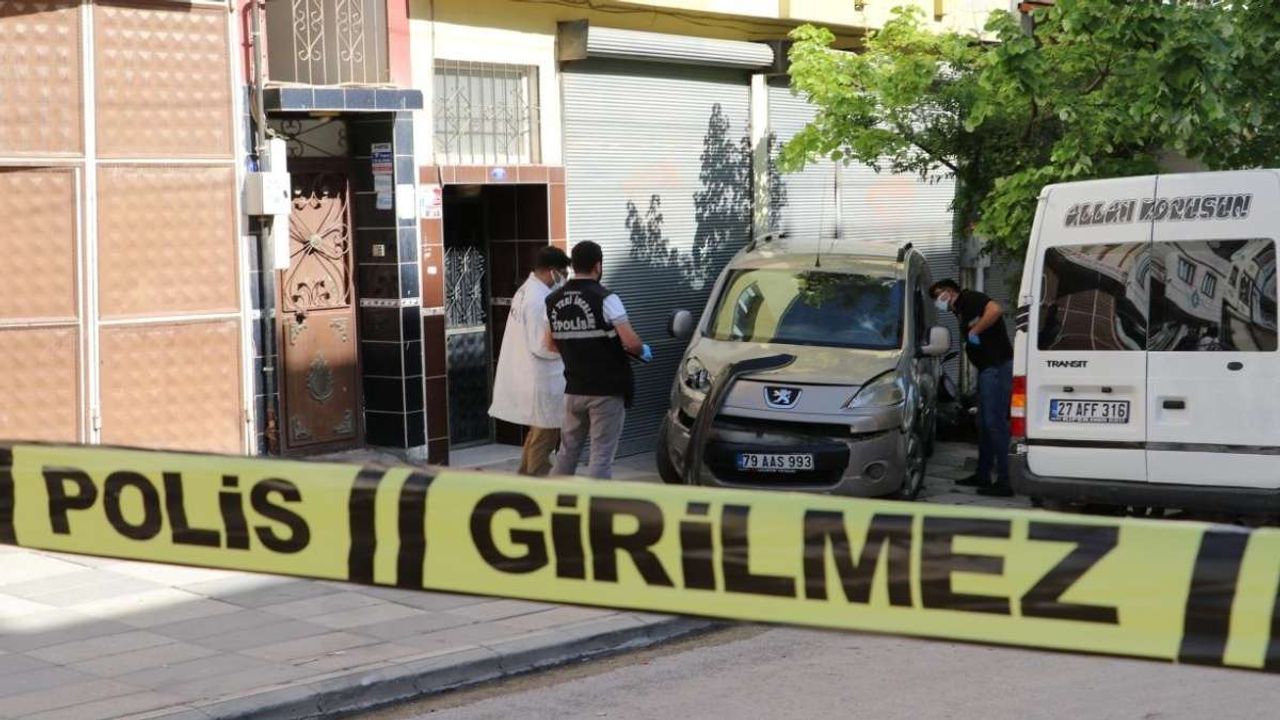 Adana'da kavga ihbarına giden polis ekipleri saldırıya uğradı