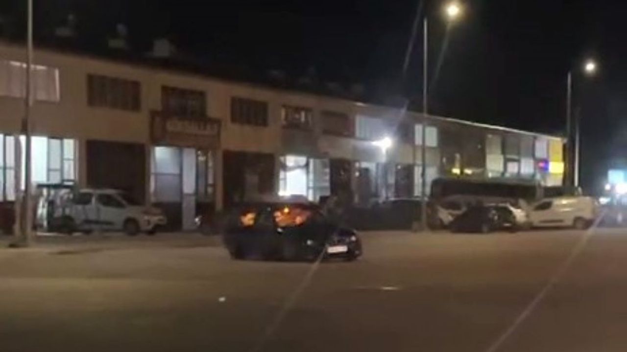 Polisin önünde defalarca drift attı!
