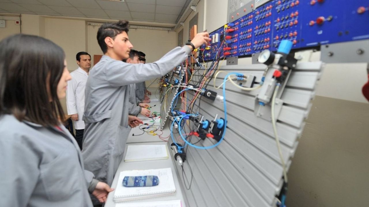 Sektöre entegre ve ihtisaslaşmış meslek liseleri yaygınlaştırılacak