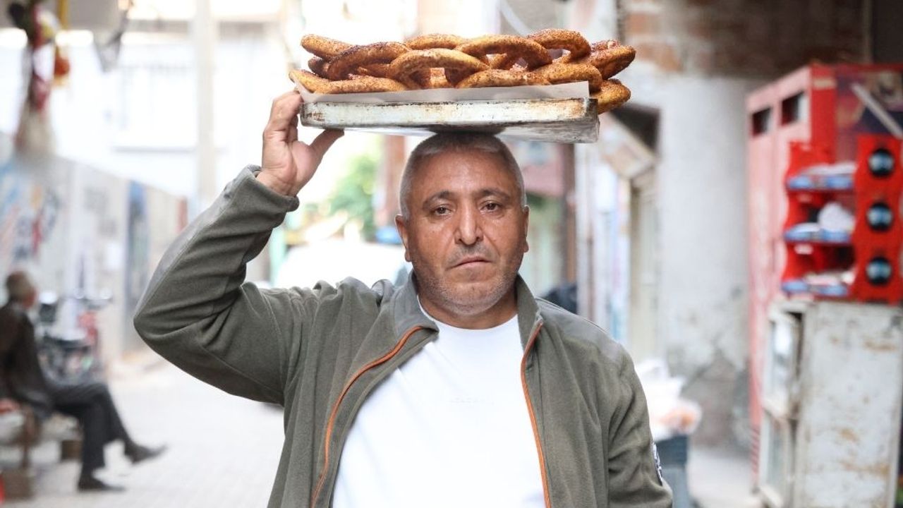 15 yıl KPSS’ye çalışan simitçi 49 yaşında atandı!