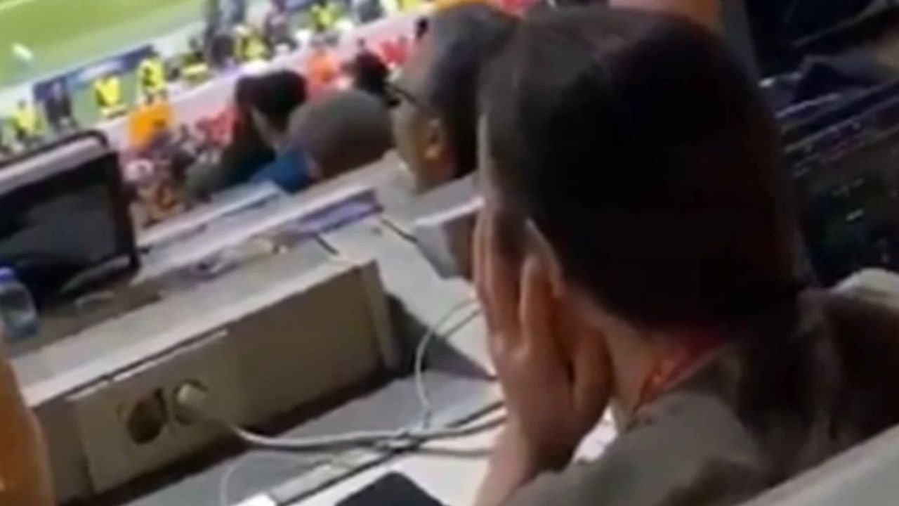 Norveçli gazeteciler Galatasaray tribünlerinde neye uğradıklarını şaşırdı! Kulaklarını tıkadılar