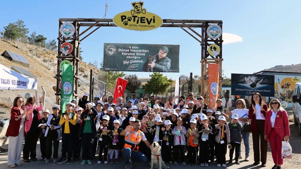 Kayseri’de bir ilk! Talas’ta hayvan hakları etkinliğinden renkli görüntüler