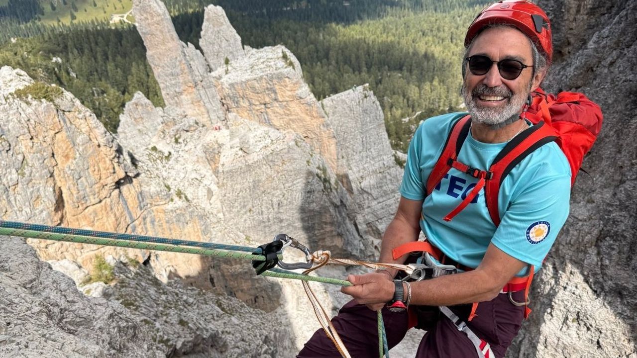 TEGV gönüllüsü Sacit Erdem, Dolomiti Dağları’na tırmanarak 350 çocuğa umut oldu