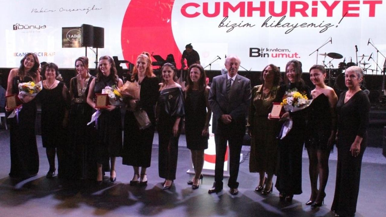 TEV Kayseri Gönüllü Kadınlar Grubu Cumhuriyet balosu düzenledi!