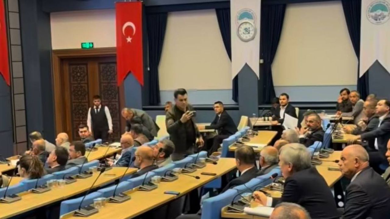 Kayseri Meclisi’nde zam tartışması büyüdü: 'Ülkeler duyguyla yönetilmez'