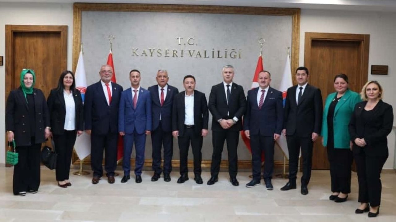 Kayseri Valisi Çiçek, makamında muhtarları ağırladı
