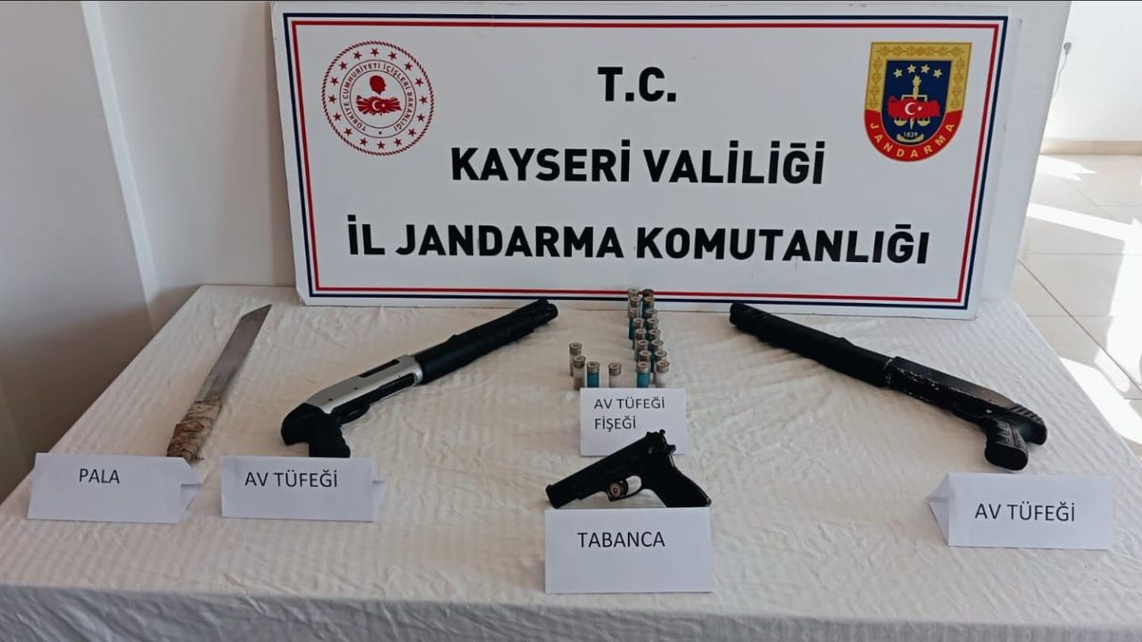 Yeşilhisar’da mevsimlik tarım işçisinin çadırından cephanelik çıktı