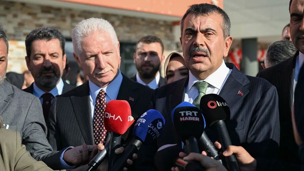 Yusuf Tekin: Cumhurbaşkanı Erdoğan’ın posteri okullarda görünür olmalı