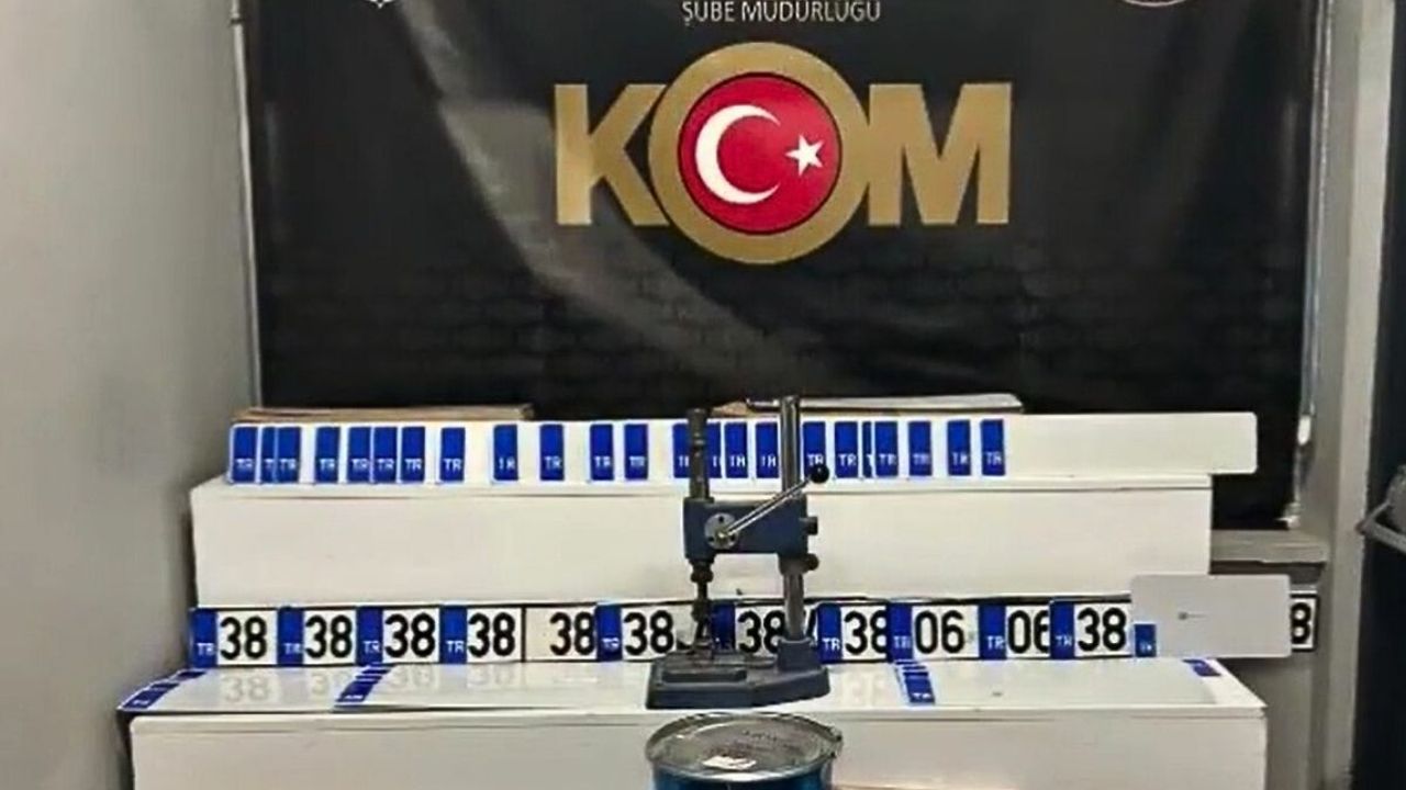 Kayseri'de kargo arabasıyla kaçakçılık yapanlar yakalandı