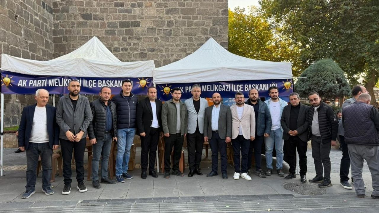 Çopuroğlu’ndan Melikgazi Teşkilatı’na ziyaret! “Meydandaki kalabalığa şahitlik ediyoruz”