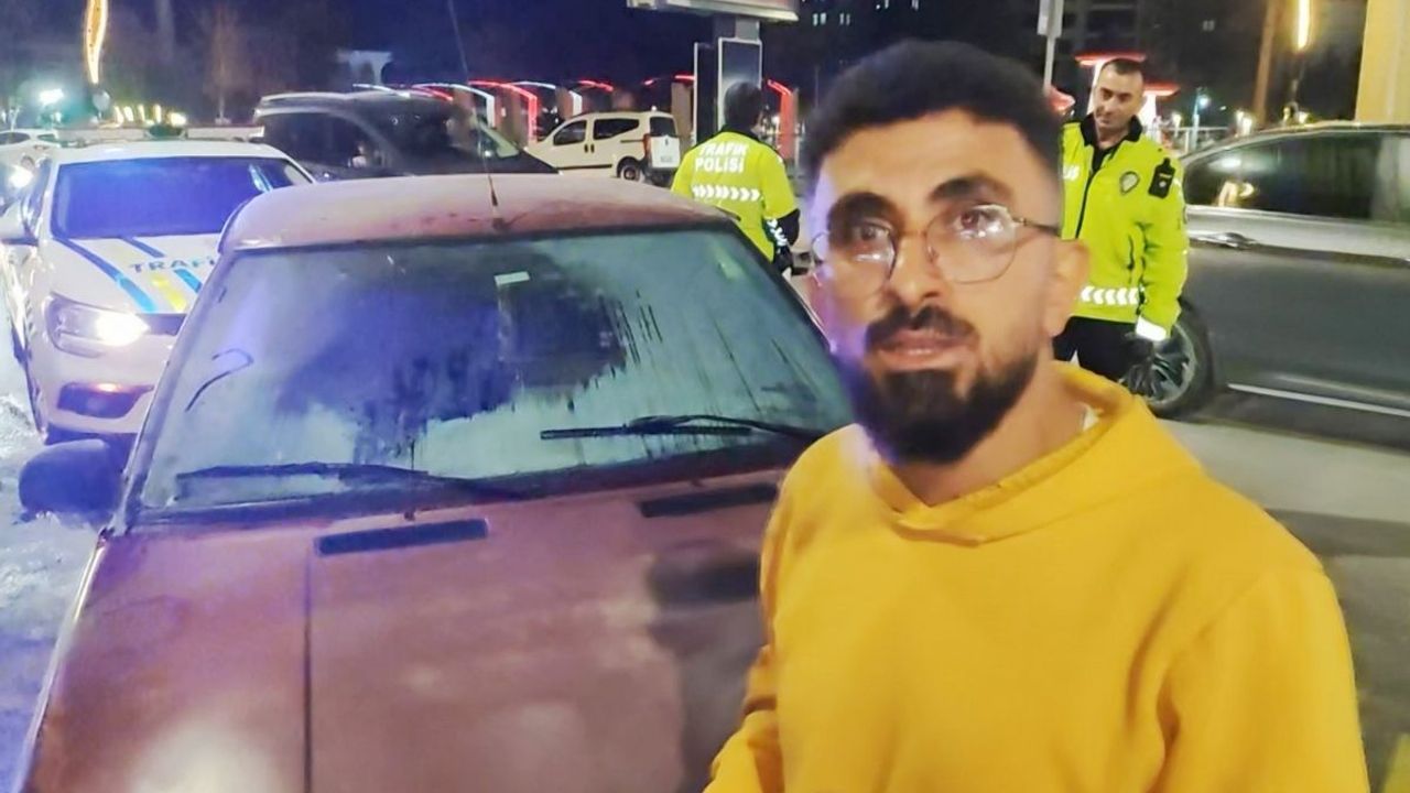 Seyir halindeyken yanan otomobili çevre esnafı söndürdü!