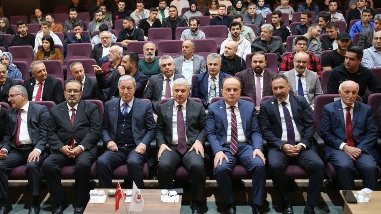 Akar: ‘Ambalajlanmış bir şekilde İslam düşmanlığı yapılıyor!’